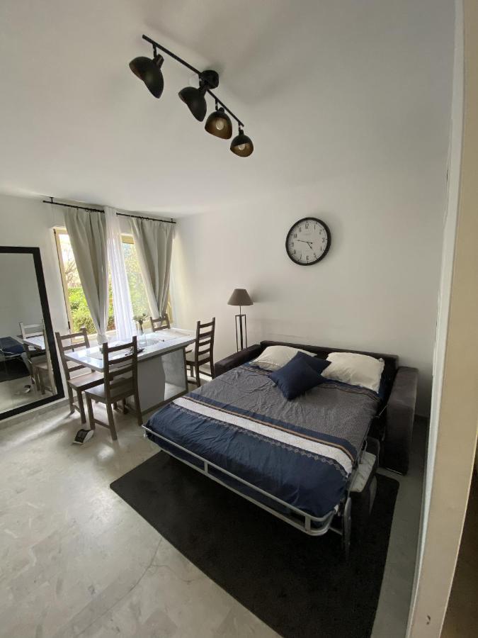 Magniolias - Residence Calme Avec Piscine, Tennis & Jardin Antibes Kültér fotó